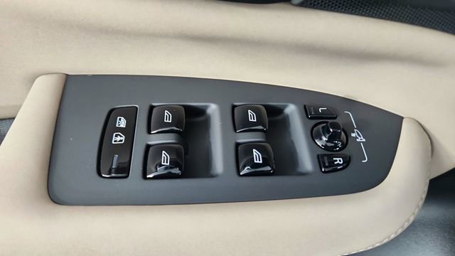 New 2026 Volvo XC90 T8 Plus w/ Protection Package Premier AWD/4WD image 10