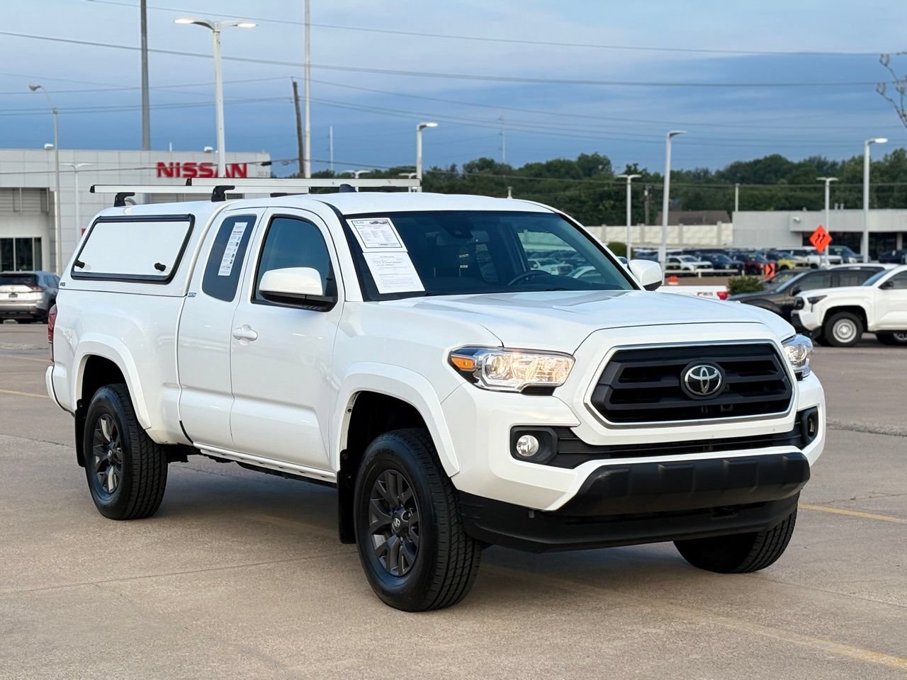 Used 2022 Toyota Tacoma SR5 AWD/4WD image 4