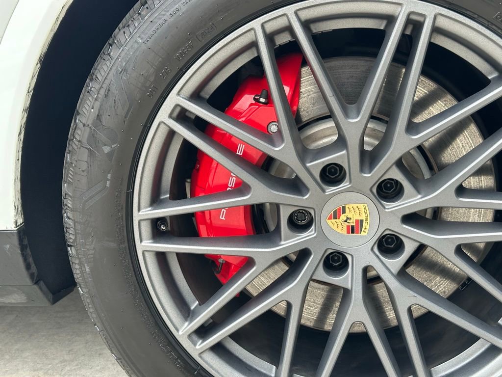 Certified 2025 Porsche Cayenne S image 16