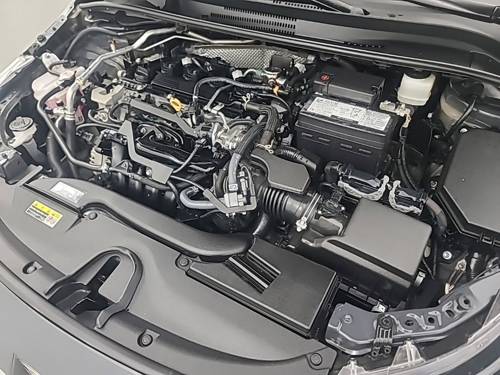 Used 2025 Toyota Corolla LE FWD image 37