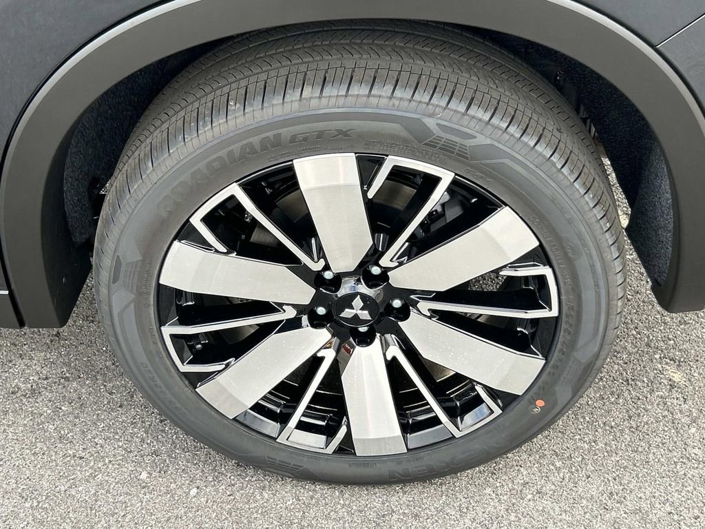 New 2026 Mitsubishi Outlander SE FWD image 13
