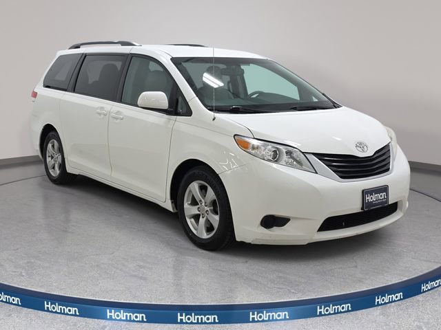 Used 2011 Toyota Sienna LE FWD image 4