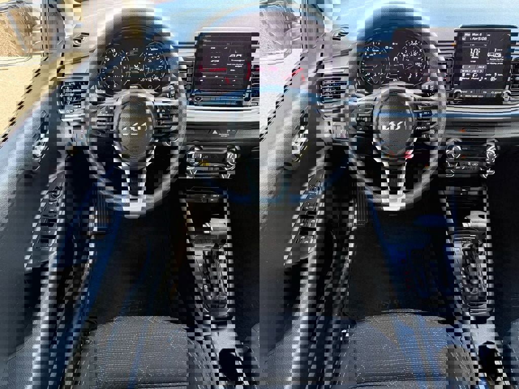 Used 2023 Kia Rio S w/ Technology Package image 17