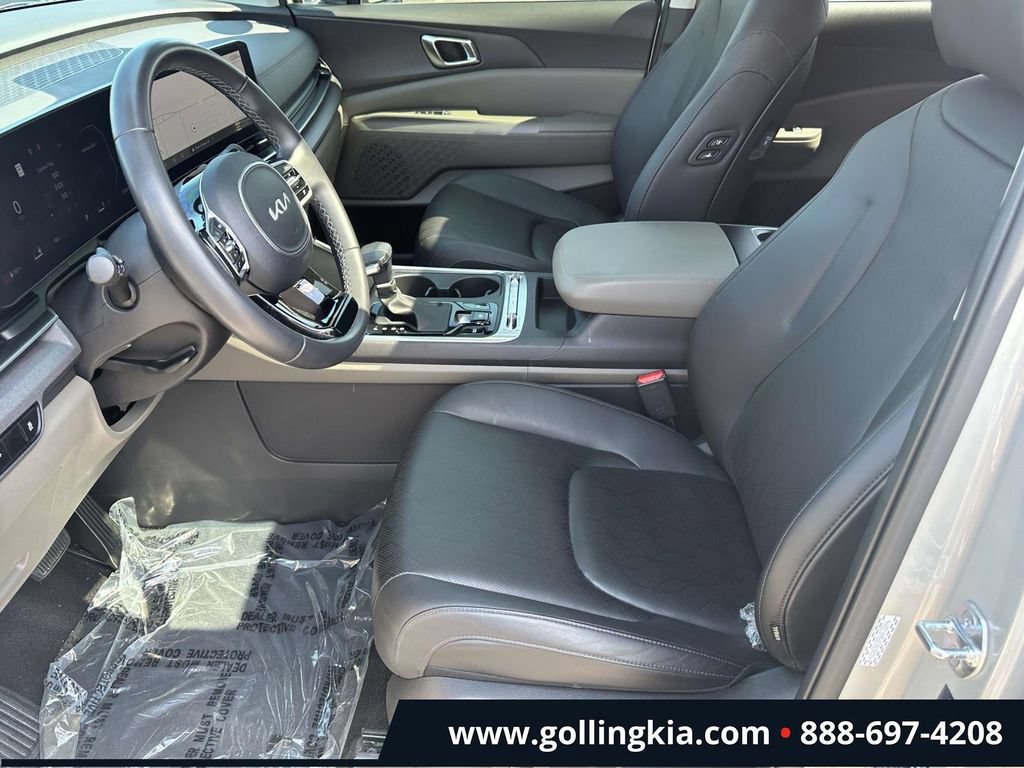 Certified 2025 Kia Carnival SX FWD image 15