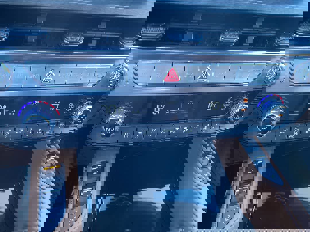 Used 2025 Kia Telluride SX Prestige X-Line image 18