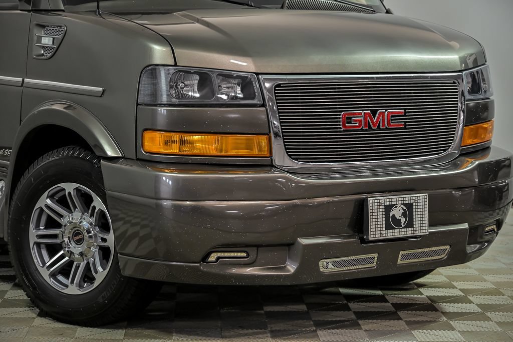 Used 2023 GMC Savana 2500 RWD image 2