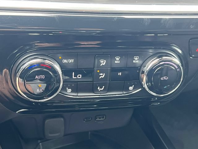 Used 2024 Chevrolet Trax RS w/ Sunroof Package FWD image 24