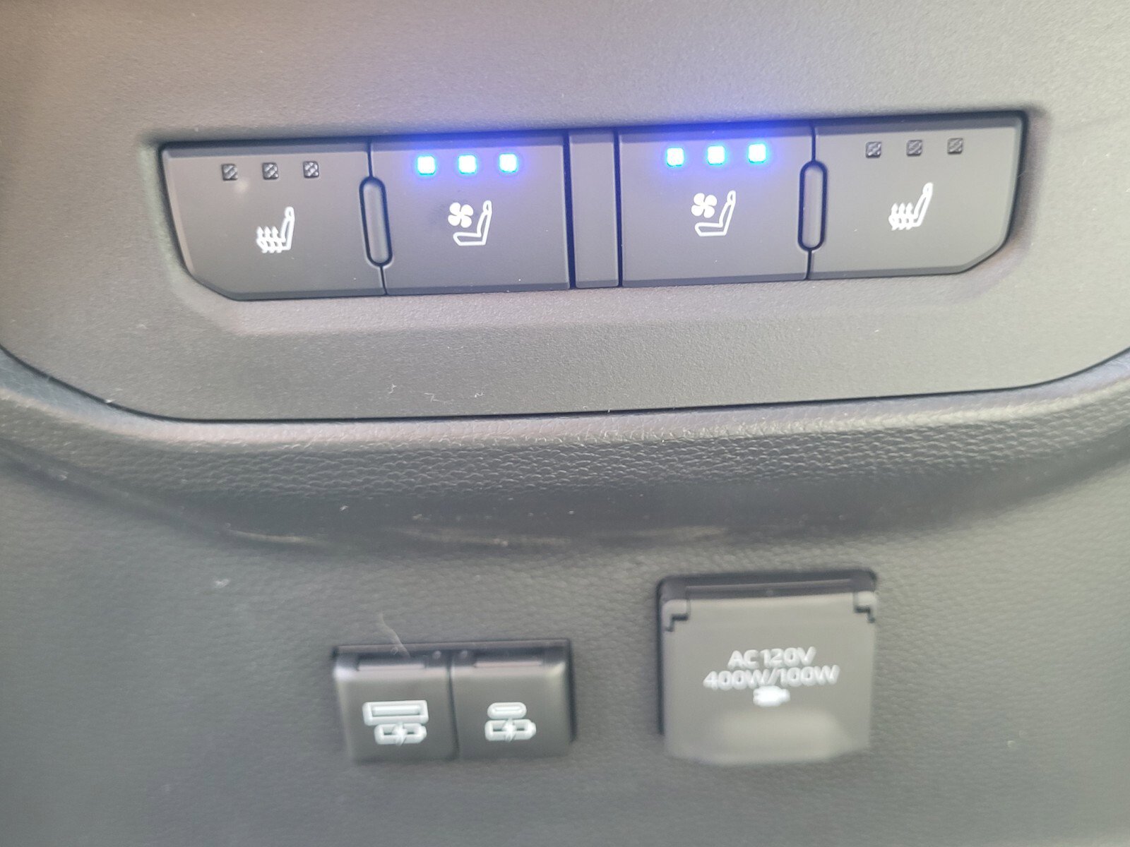 New 2025 Toyota Tundra Platinum image 8