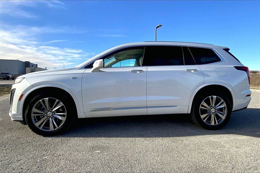 Used 2023 Cadillac XT6 Premium Luxury image 8