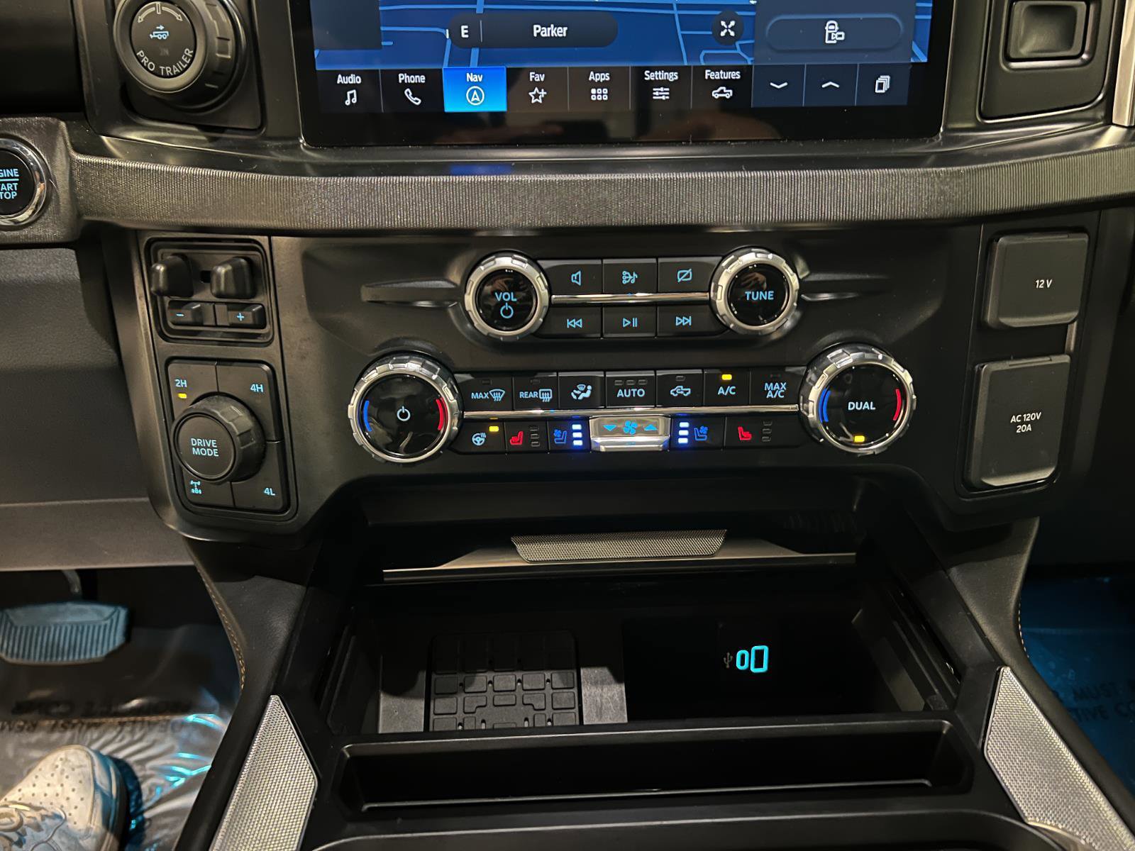 Used 2024 Ford F250 Platinum image 19