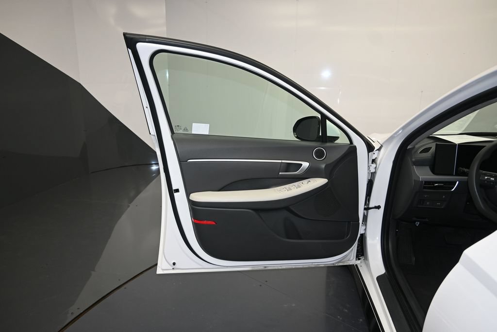 Used 2025 Hyundai Sonata SEL FWD image 10