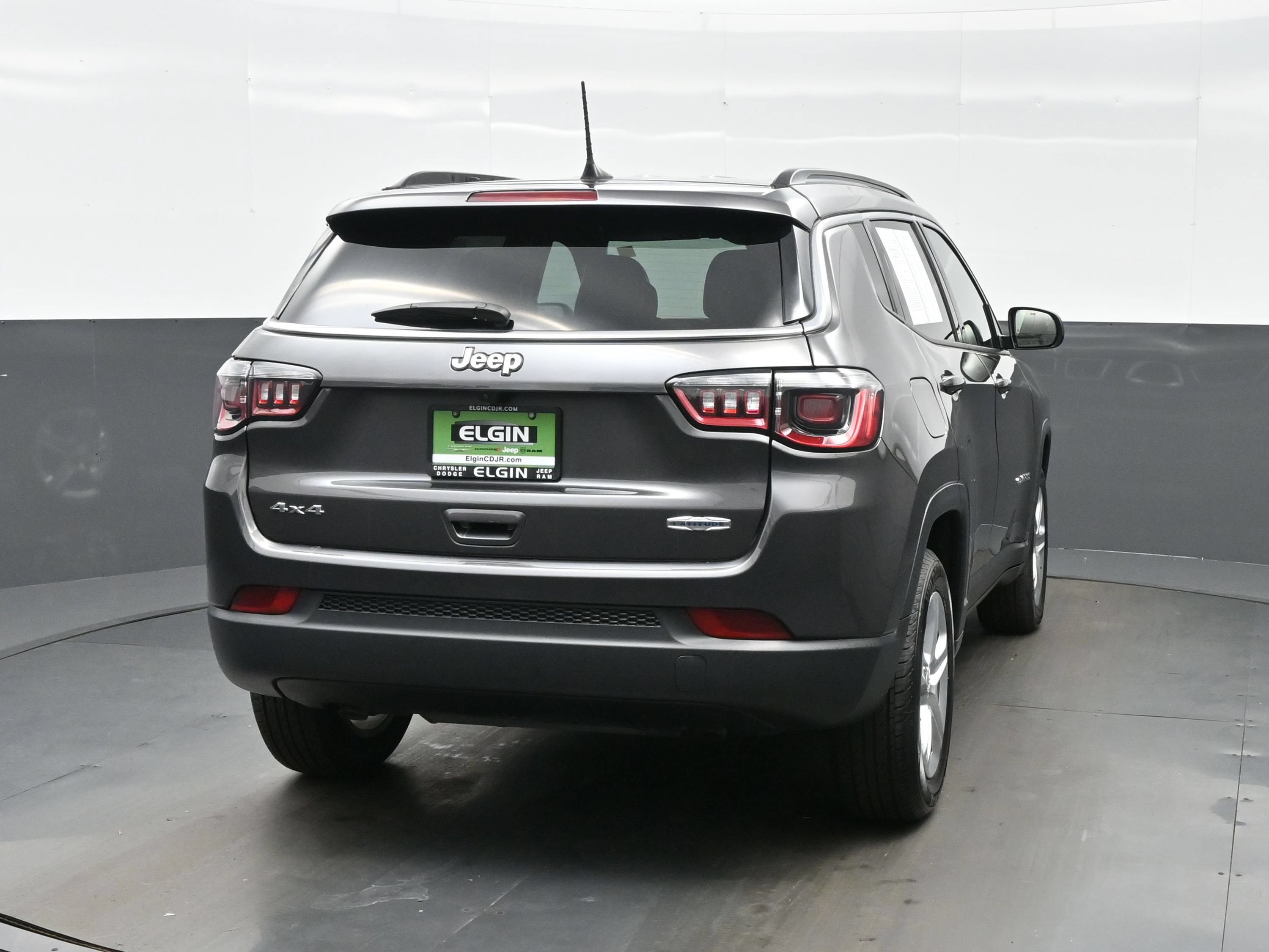 Used 2023 Jeep Compass Latitude w/ Convenience Group AWD/4WD image 7