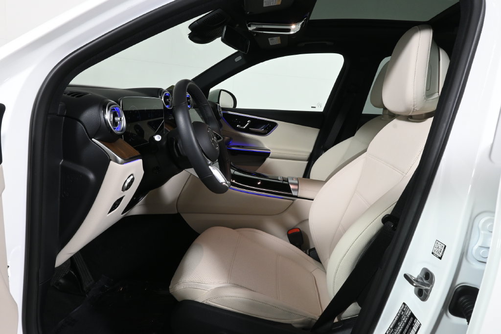 Certified 2026 Mercedes-Benz GLC 300 4MATIC image 3