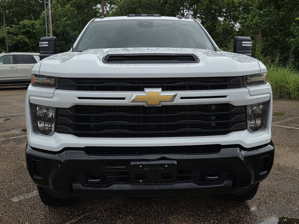 Used 2024 Chevrolet Silverado 2500 Custom w/ Custom Value Package AWD/4WD image 2