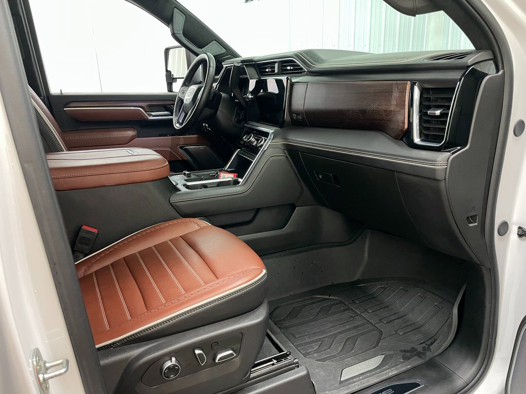 Used 2025 GMC Sierra 2500 Denali Ultimate w/ Max Trailering Package image 45