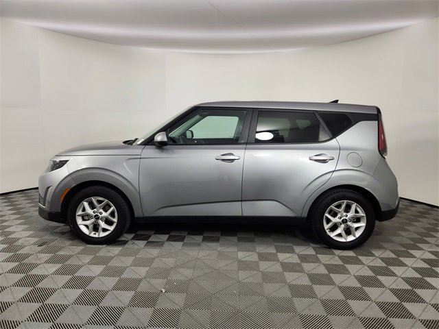 Used 2023 Kia Soul LX w/ LX Technology Package image 2