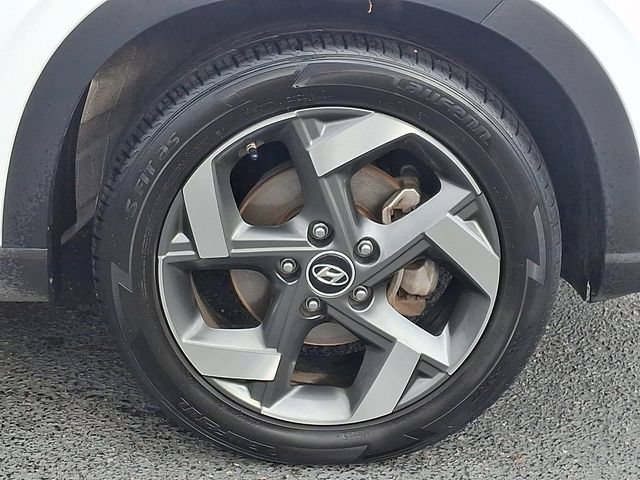 Used 2023 Hyundai Venue SEL FWD image 11