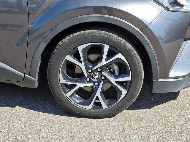 Used 2018 Toyota C-HR XLE FWD image 10