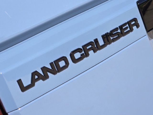 New 2027 Toyota Land Cruiser w/ Premium Package AWD/4WD image 8