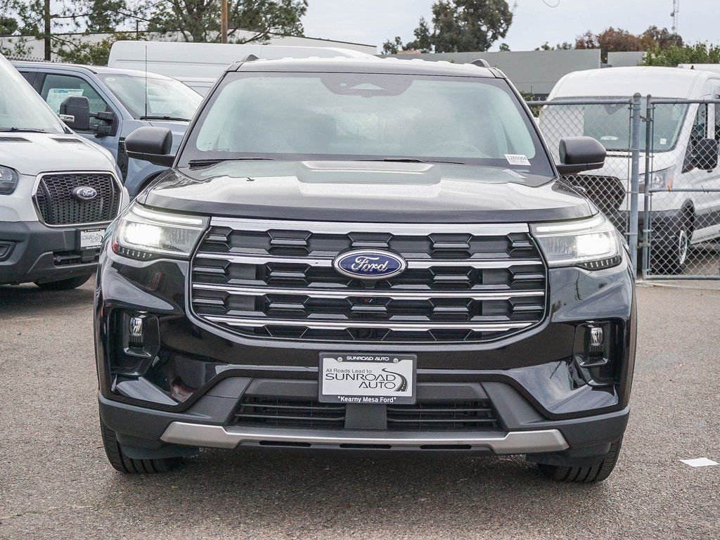 New 2026 Ford Explorer Active w/ Active Comfort Package RWD image 2