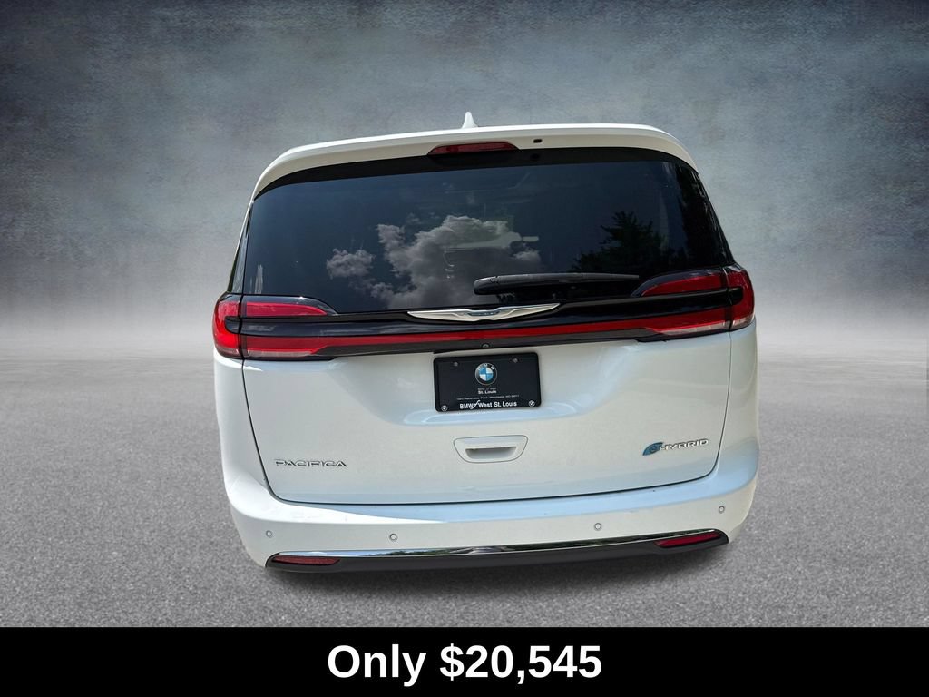 Used 2021 Chrysler Pacifica Limited w/ Uconnect Theater Family Group FWD image 5