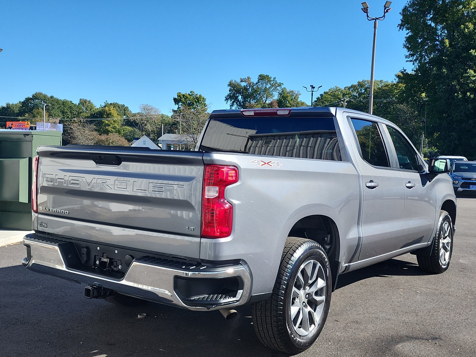 Used 2022 Chevrolet Silverado 1500 LT AWD/4WD image 5