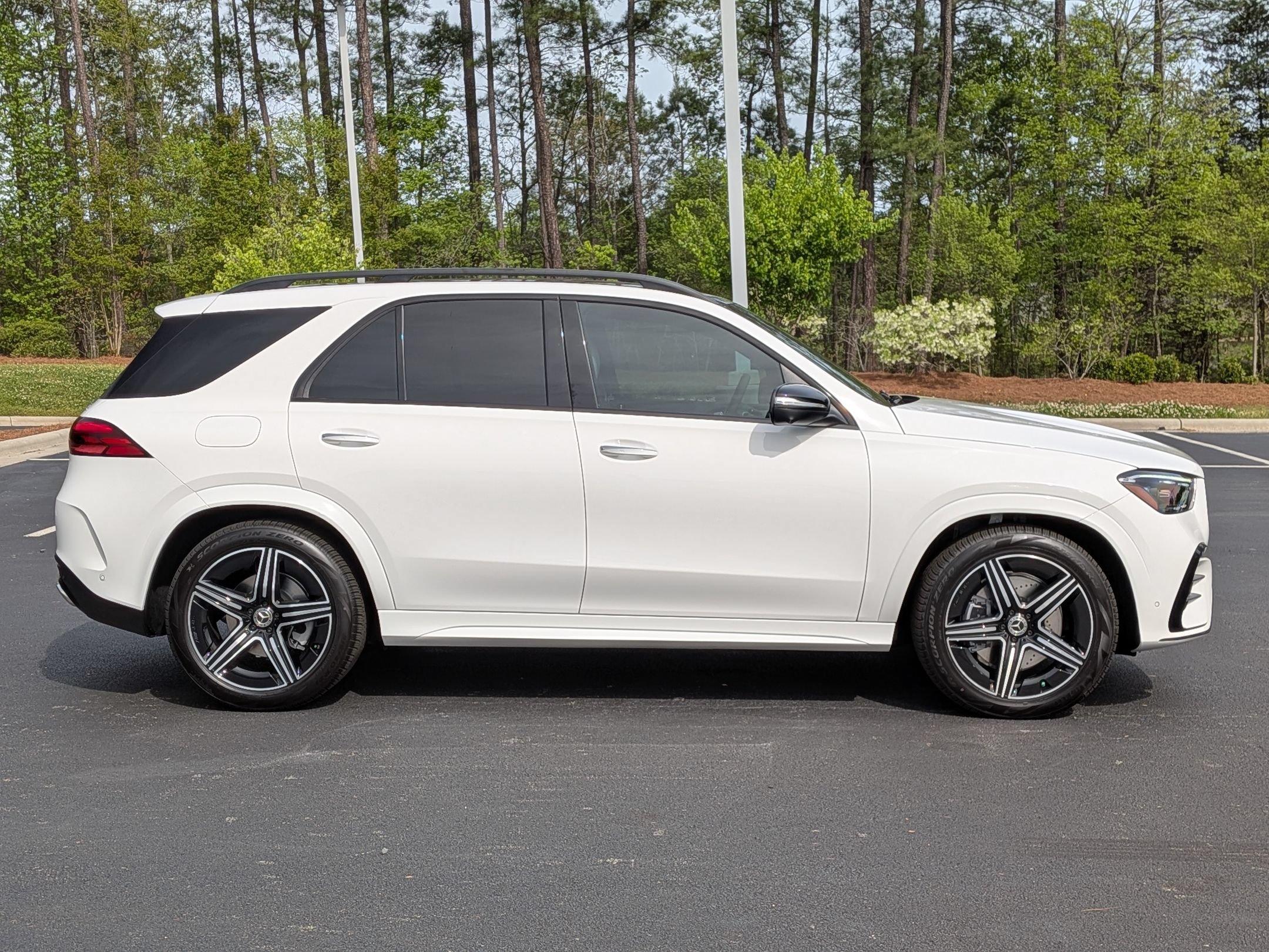 New 2026 Mercedes-Benz GLE 580 4MATIC image 11