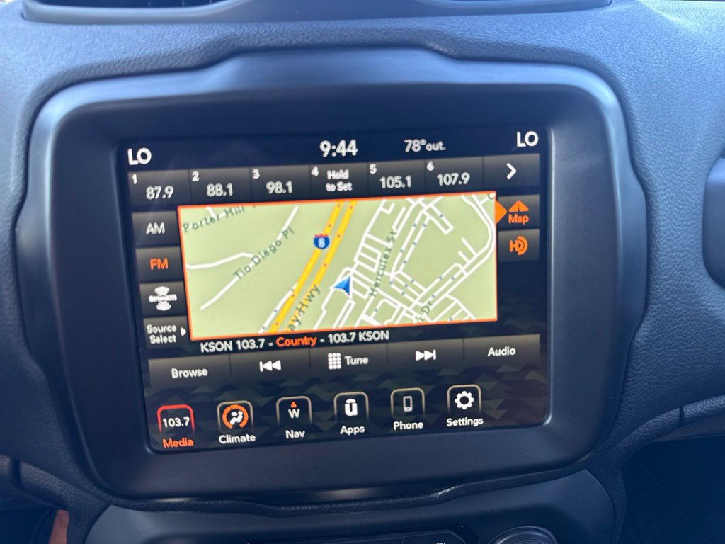 Certified 2023 Jeep Renegade Latitude AWD/4WD image 19