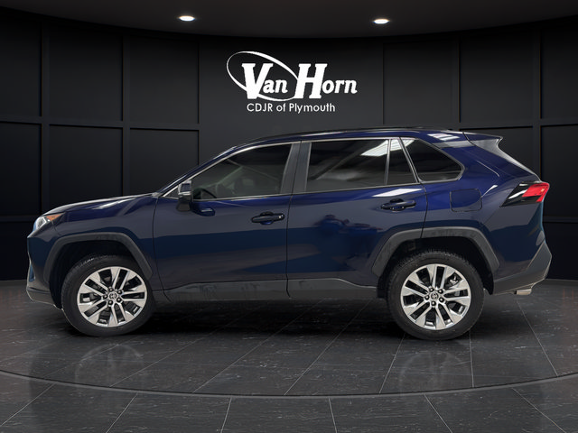 Used 2021 Toyota RAV4 XLE Premium AWD/4WD image 4