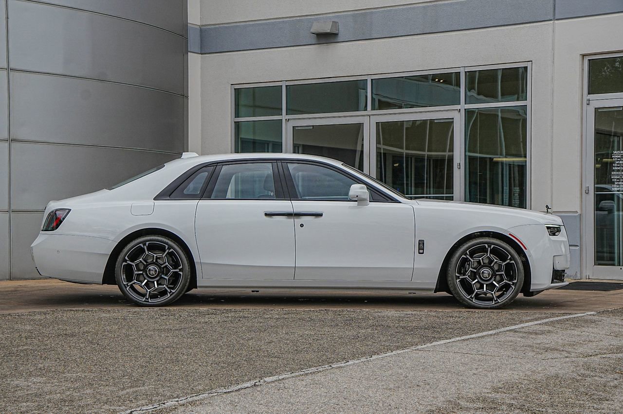 New 2025 Rolls-Royce Ghost Black Badge AWD/4WD image 9
