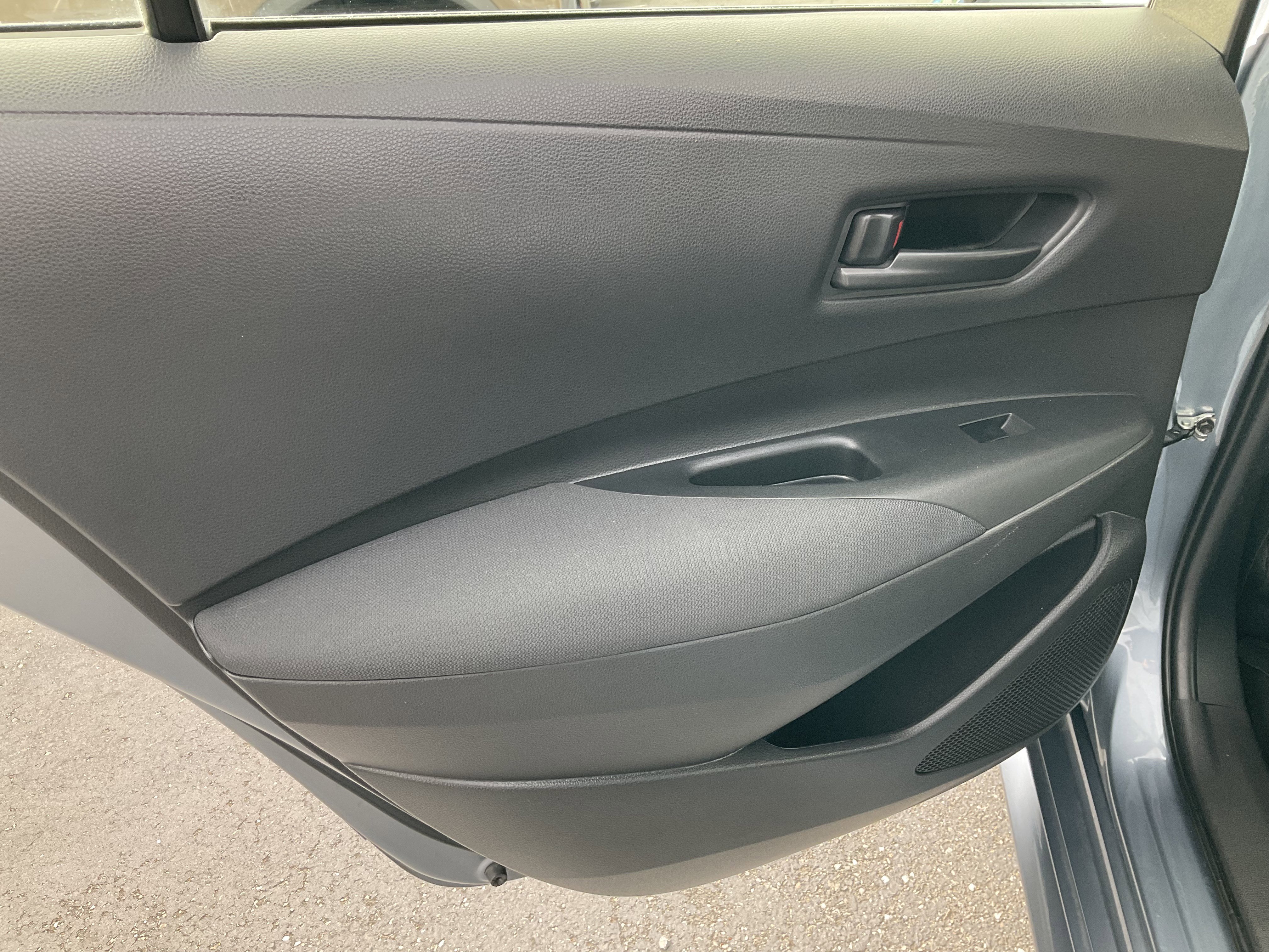 Used 2022 Toyota Corolla LE FWD image 31