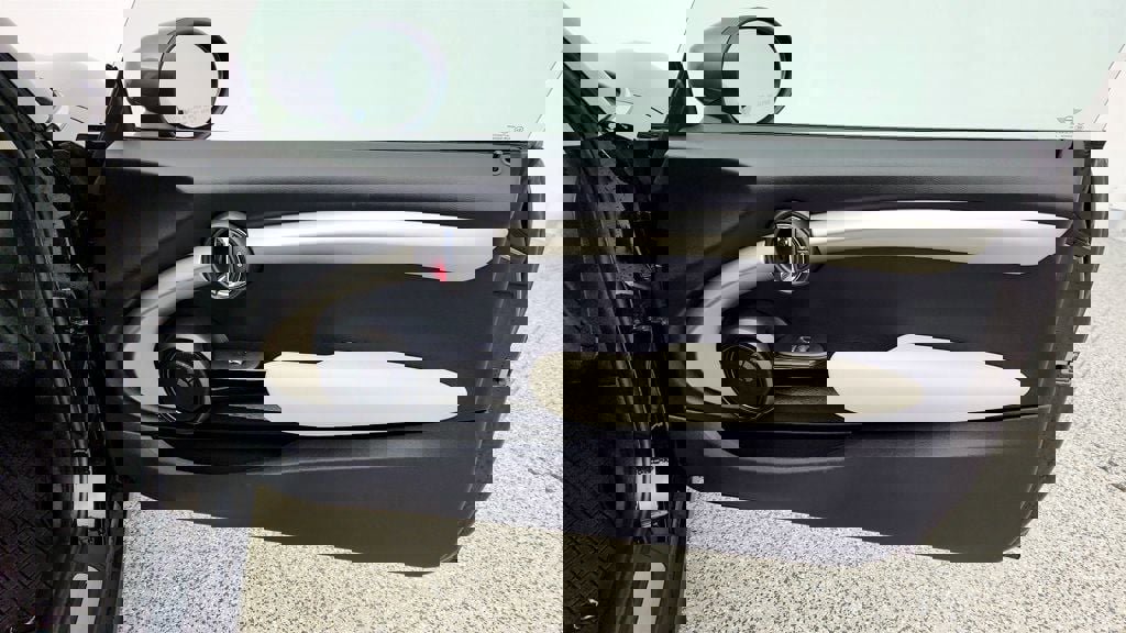 Used 2021 MINI Cooper SE w/ 6.5" Touchscreen Package image 25