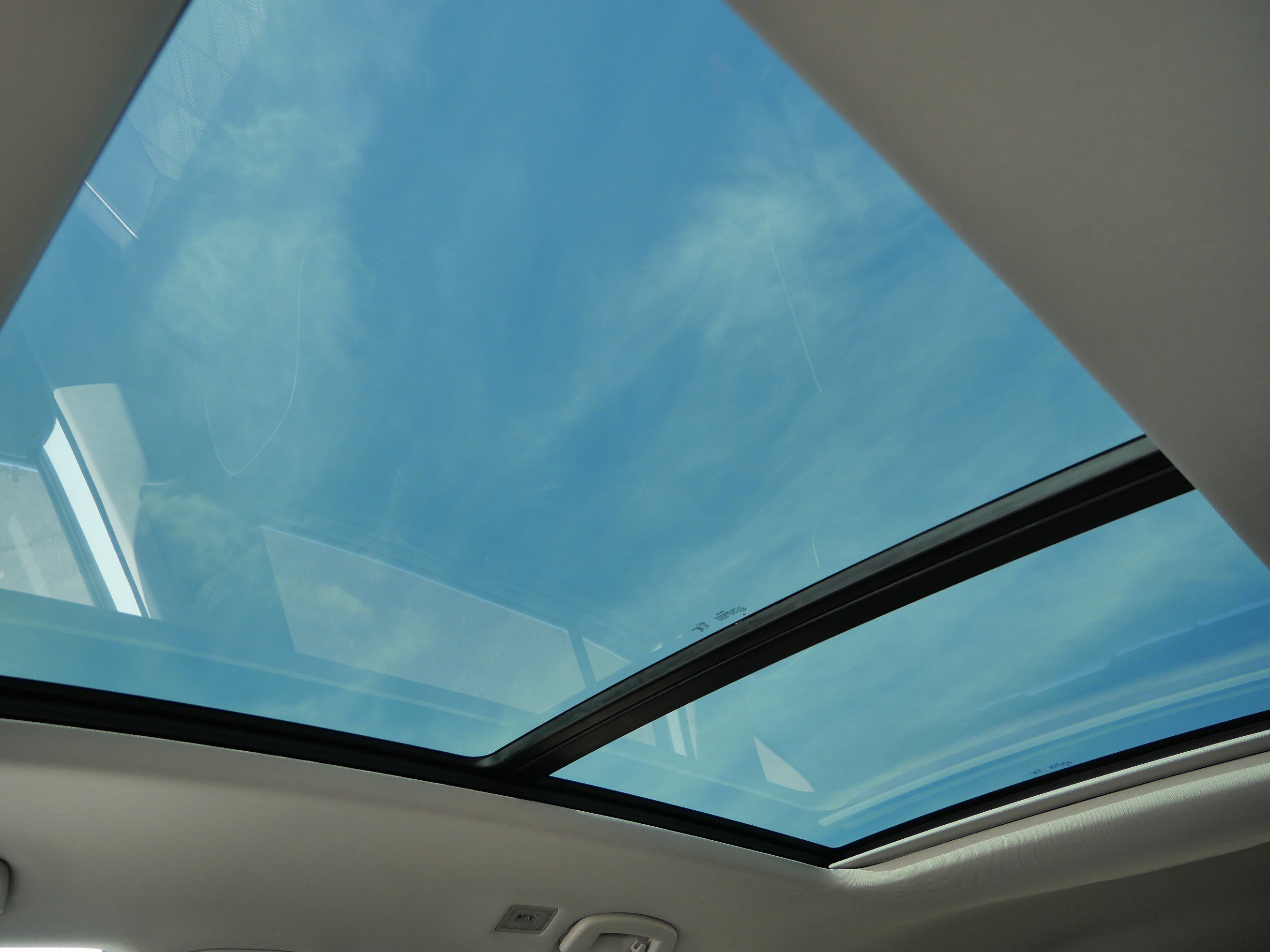 Certified 2024 Volkswagen Atlas SEL Premium R-Line image 34