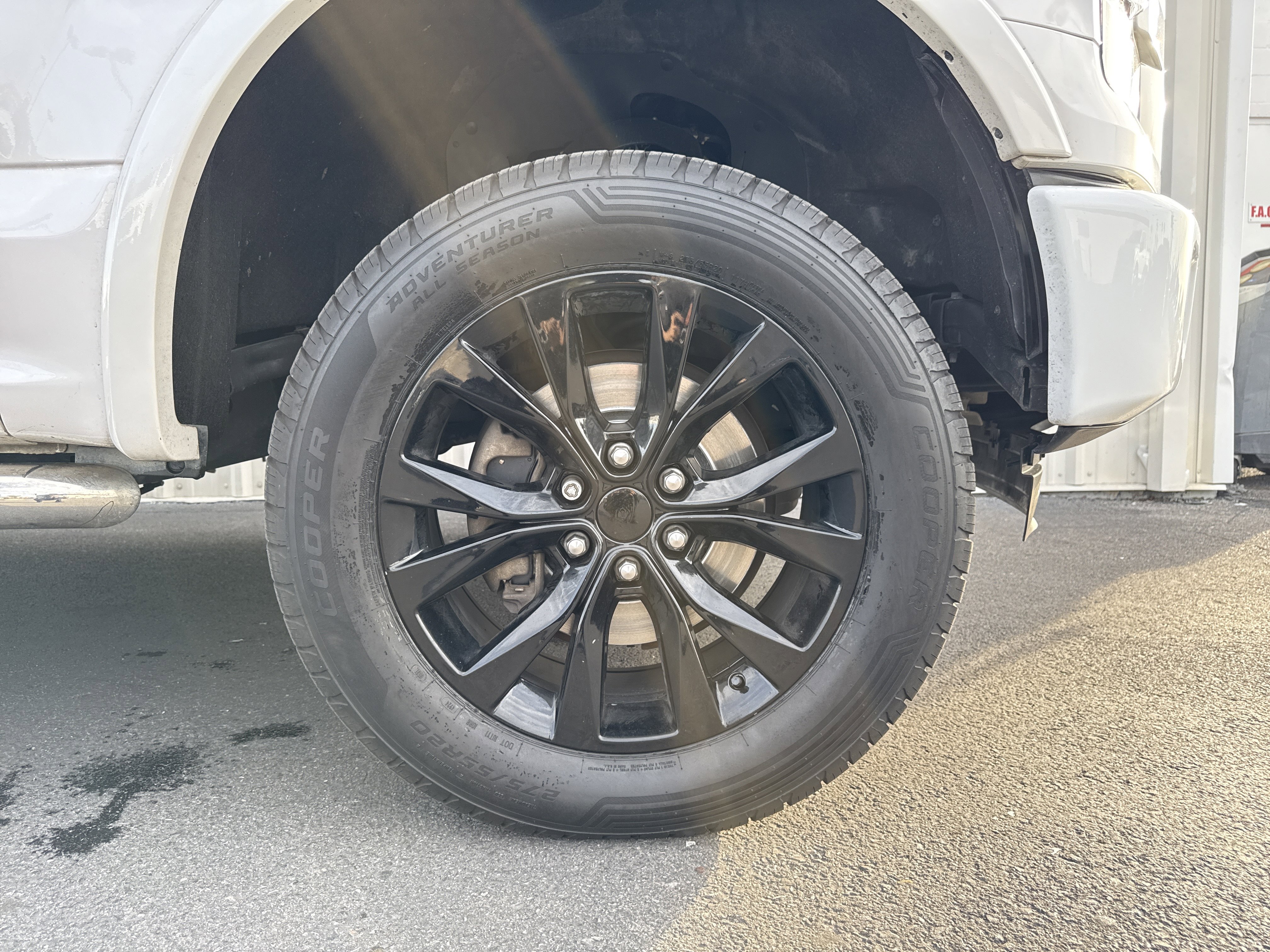 Used 2016 Ford F150 Lariat image 11