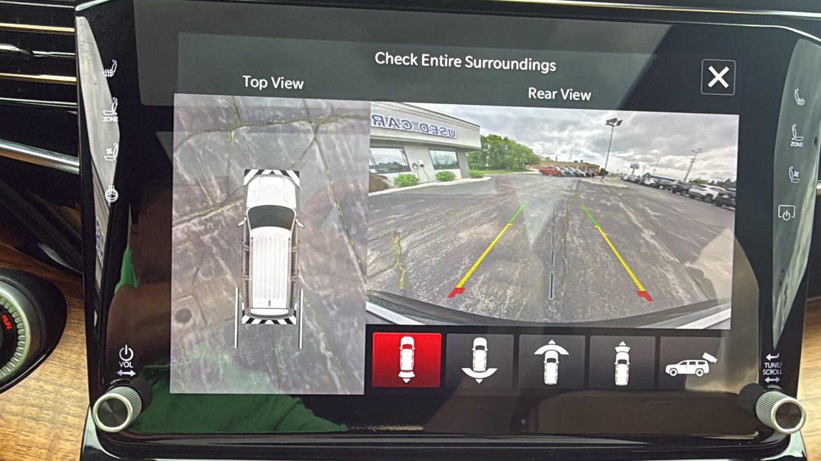 Used 2023 Jeep Grand Wagoneer L Series III w/ Rear Seat Video Group 1 AWD/4WD image 21