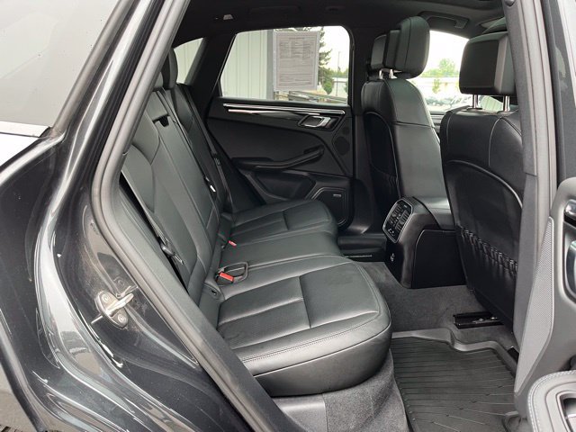 Used 2023 Porsche Macan w/ Premium Package Plus AWD/4WD image 29