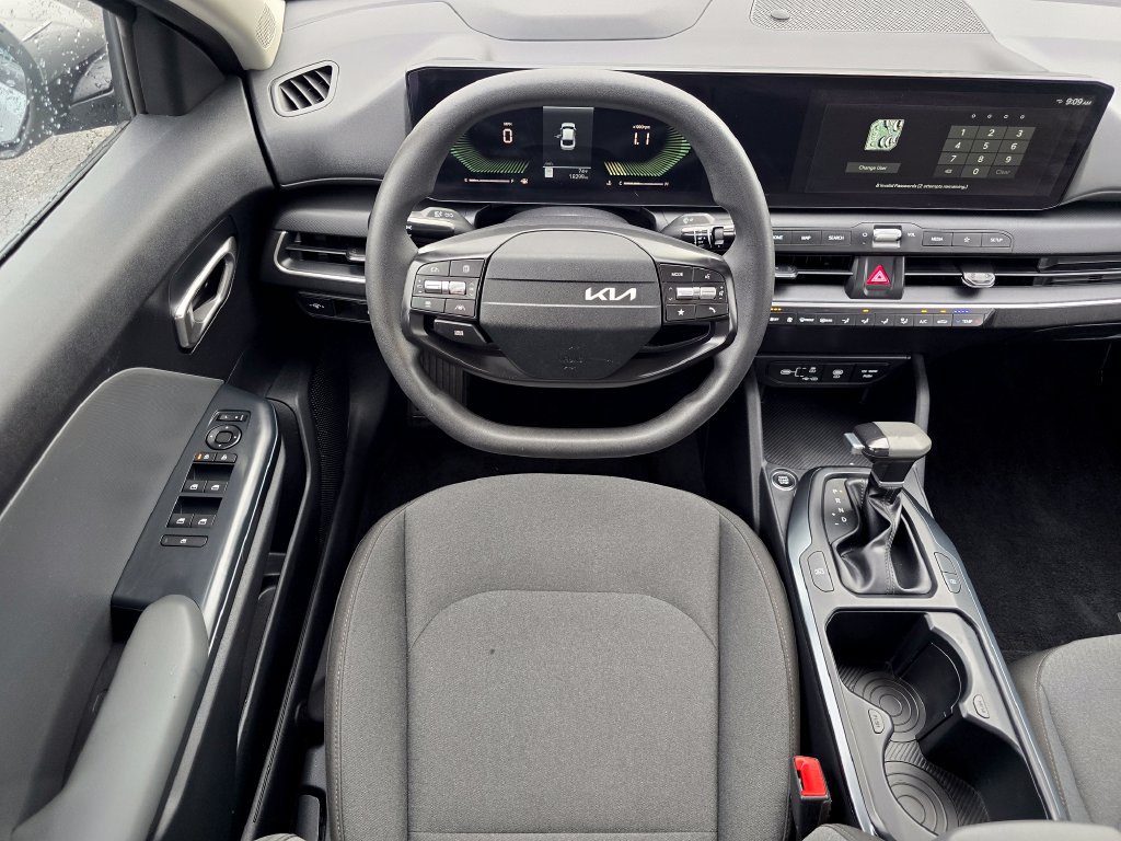 Used 2025 Kia K4 FWD image 20