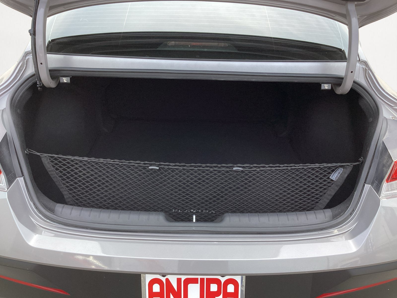 Used 2025 Hyundai Elantra SE w/ Cargo Package FWD image 14