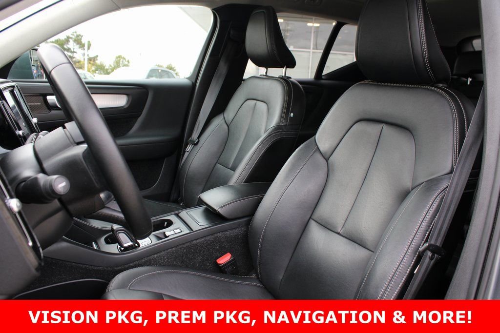 Used 2019 Volvo XC40 T5 Momentum image 29