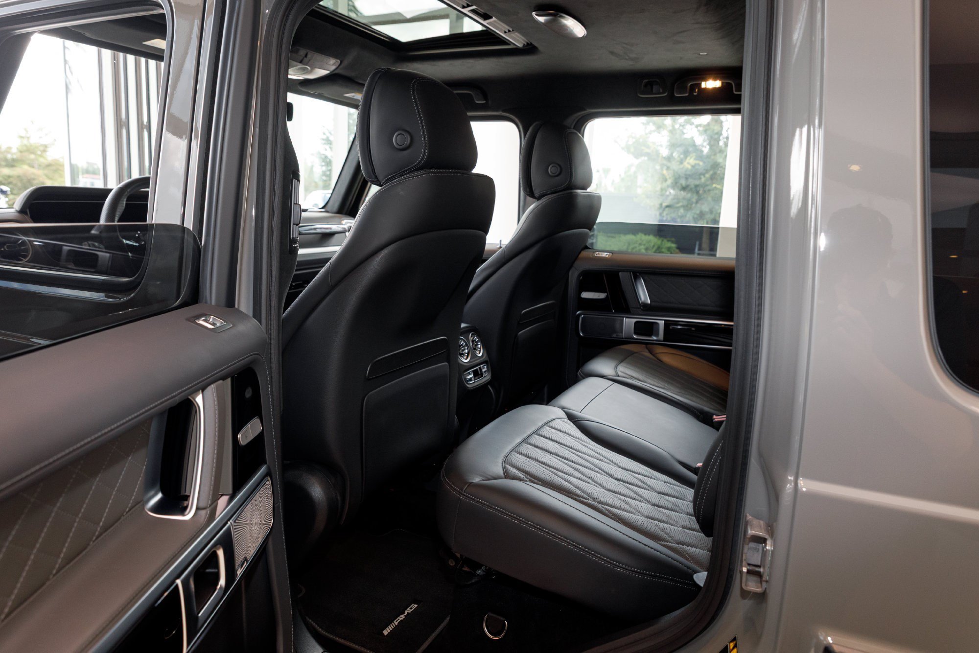 Used 2026 Mercedes-Benz G 63 AMG 4MATIC image 34