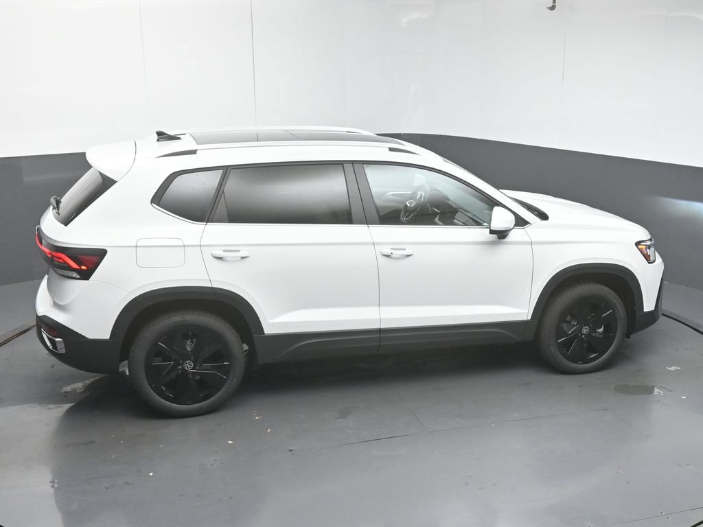 New 2026 Volkswagen Taos SE FWD image 47