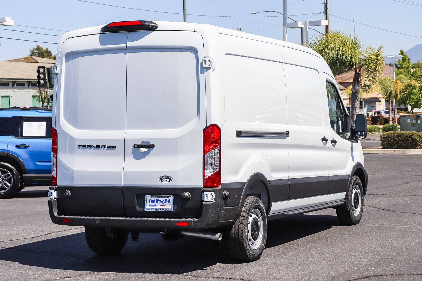 New 2026 Ford Transit 250 148 Medium Roof w/ Load Area Protection Package RWD image 4