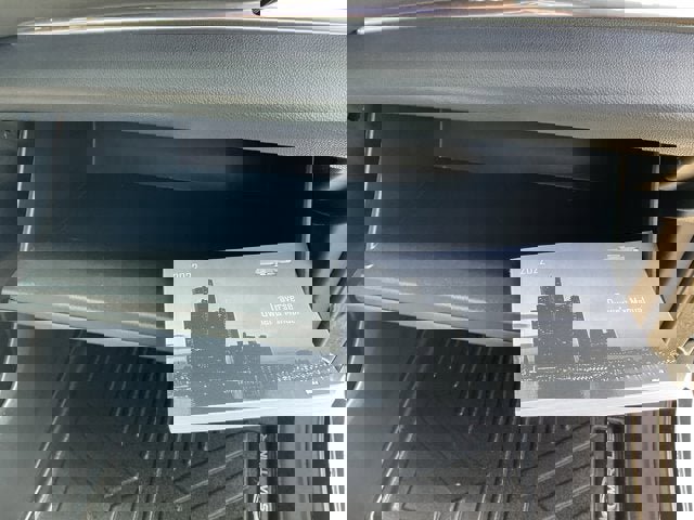 Used 2022 Chevrolet Traverse LT image 27