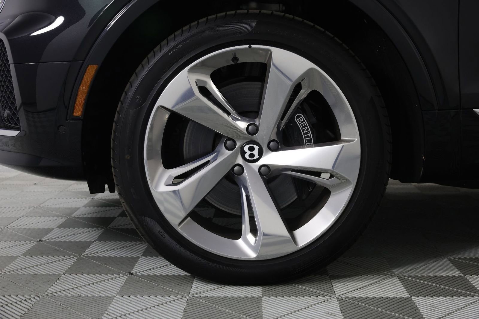 New 2025 Bentley Bentayga Extended Wheelbase AWD/4WD image 6