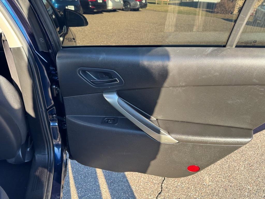 Used 2010 Pontiac G6 Sedan image 22