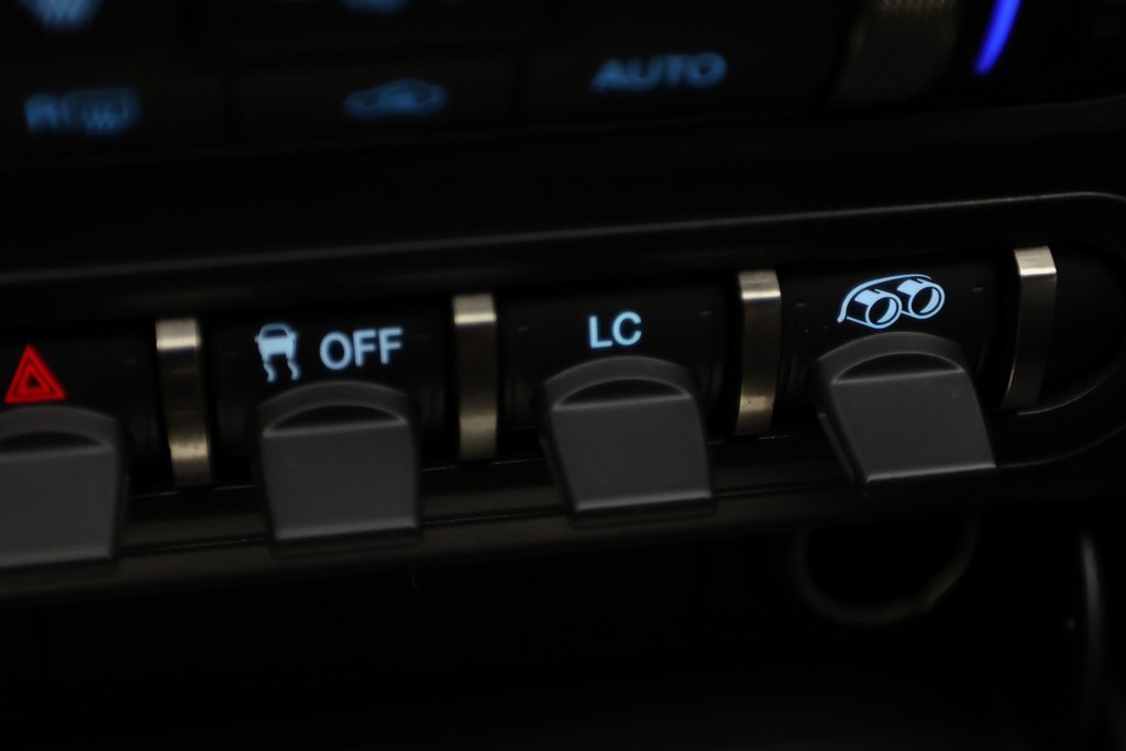 Used 2016 Ford Mustang Shelby GT350 w/ Technology Package image 26