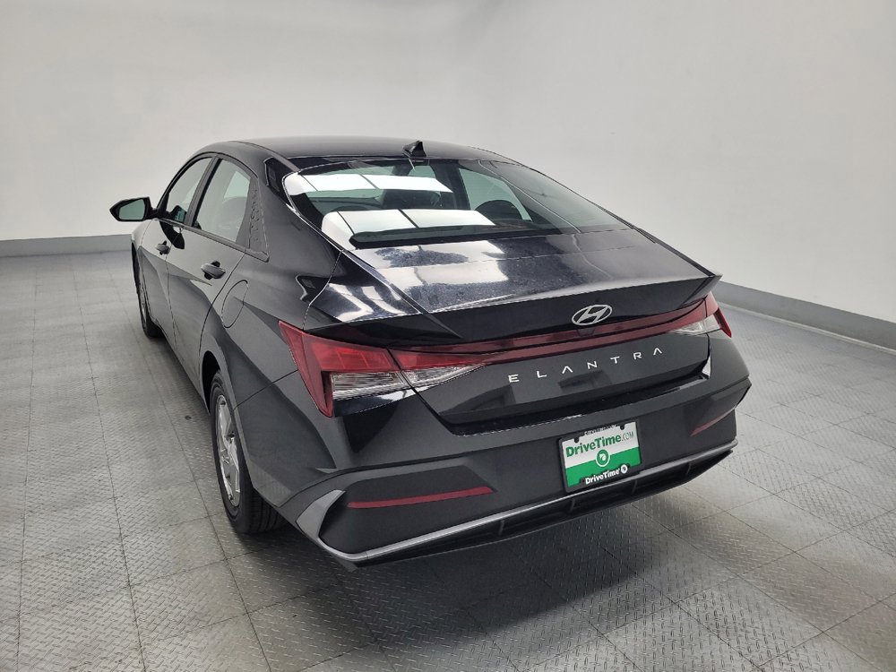 Used 2024 Hyundai Elantra SE FWD image 6
