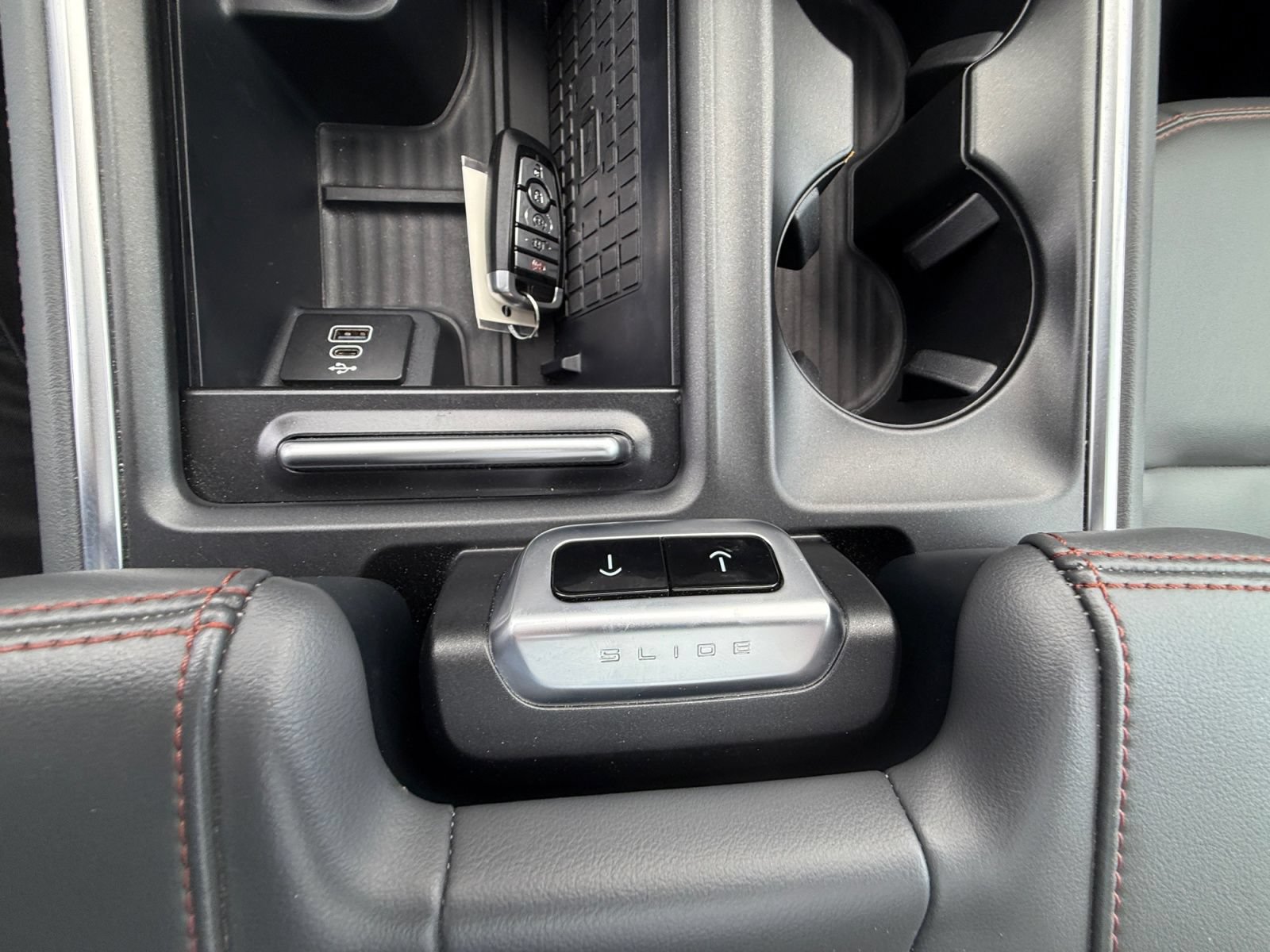 Used 2025 Ford Expedition Active AWD/4WD image 33