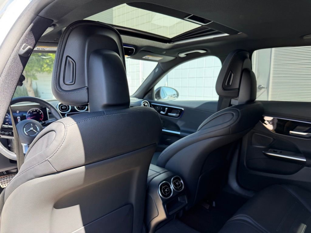 Used 2023 Mercedes-Benz C 300 Sedan image 17