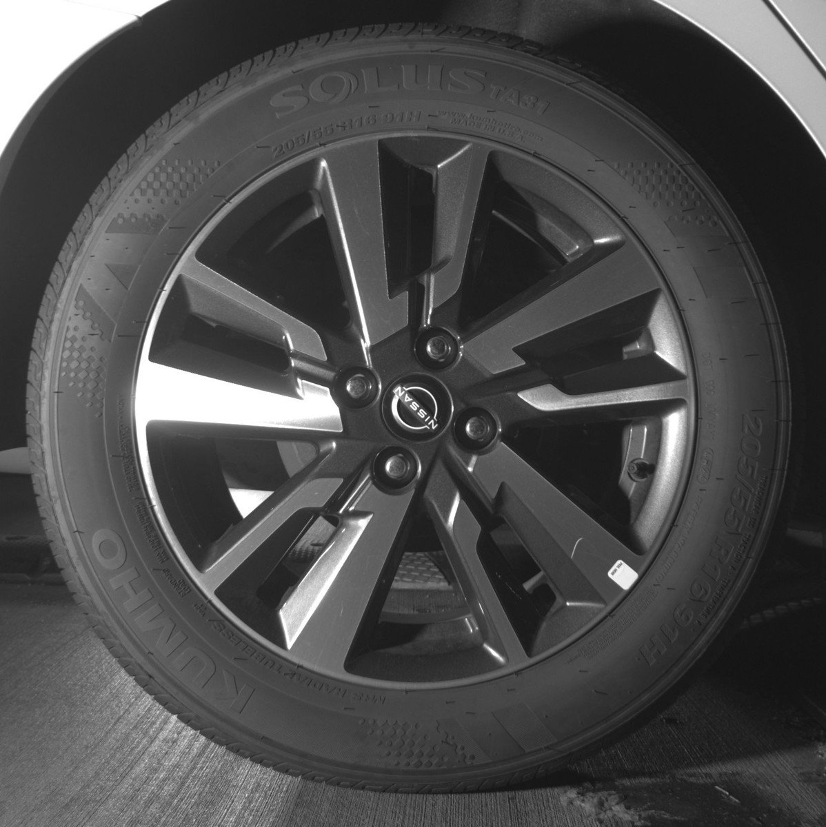 Used 2025 Nissan Versa SV image 15